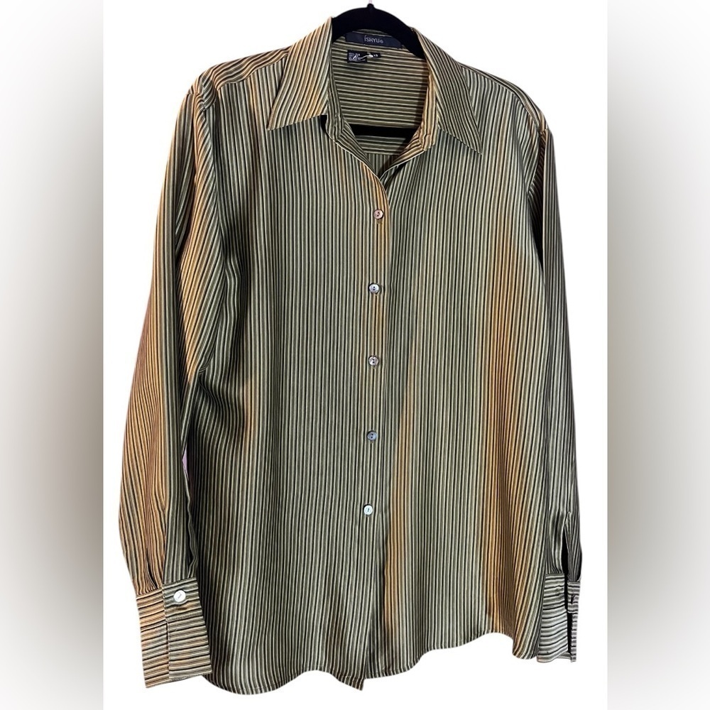 Vintage 100% Silk Button Down striped base layer career work Blouse Top Sz 12